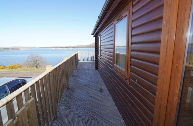 Beautiful private villa for 6 people with WIFI, TV, balcony, pets allowed and parking
