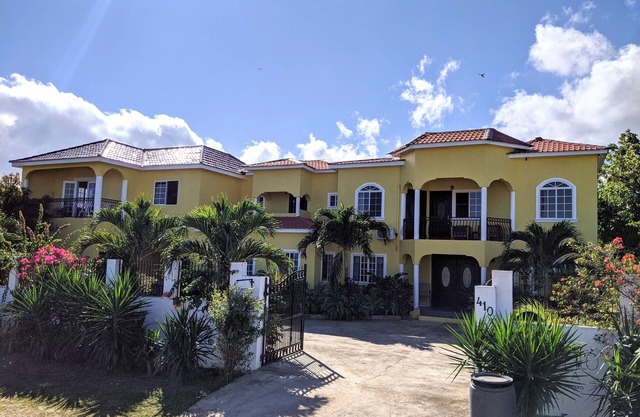 Beautiful & Private Villa- Centrally Located In Runaway Bay, Jamaica W.I.