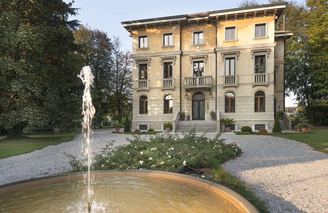 Beautiful private villa for 17 people with A/C, WIFI, TV, terrace and parking, close to Padua