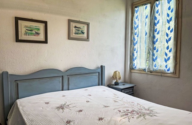Beautiful private villa for 4 people with balcony, pets allowed, panoramic view and parking