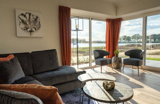 Beautiful private villa for 6 guests with WIFI, TV, terrace and parking
