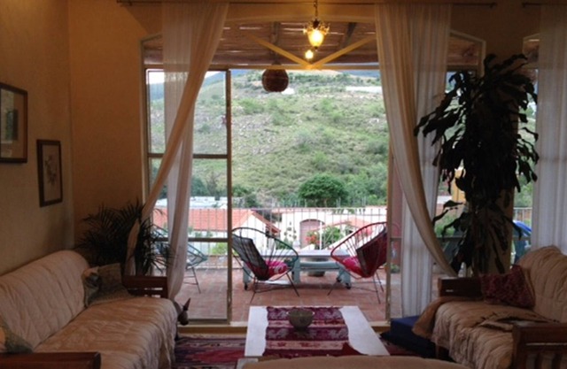 Beautiful, quiet mountain views and close access to the Oaxaca Centro