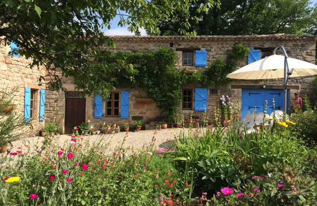 Beautiful restored farmhouse with pool, very private.
