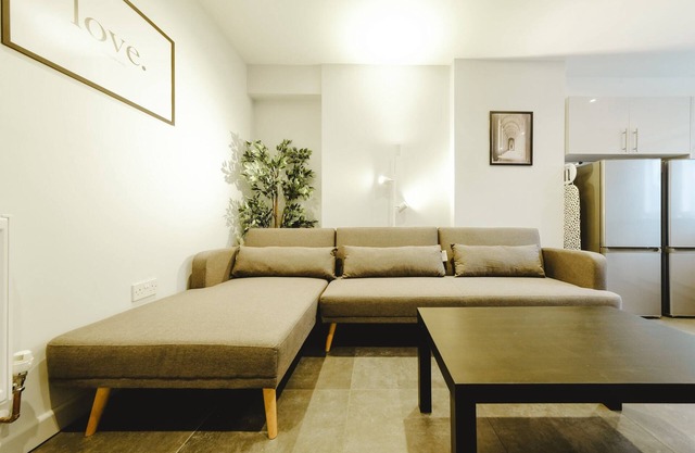 Beautiful six bedroom house - Wordsworth