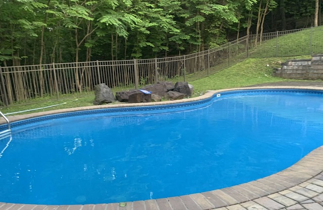 Beautiful Sunny 2 bed Studio with Garden and Pool access, near Montclair NJ.