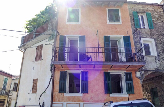Beautiful villa for 4 people with WIFI, balcony, pets allowed, panoramic view and parking
