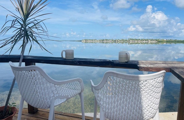 Beautiful Waterfront Studio- Dock your boat here! - 15 mi to Key West.