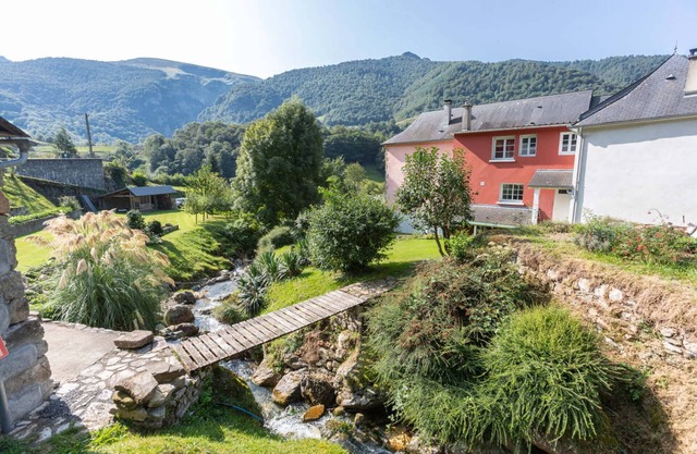 Bed and Breakfast 'Jolie' with Mountain View, Private Terrace and Wi-Fi