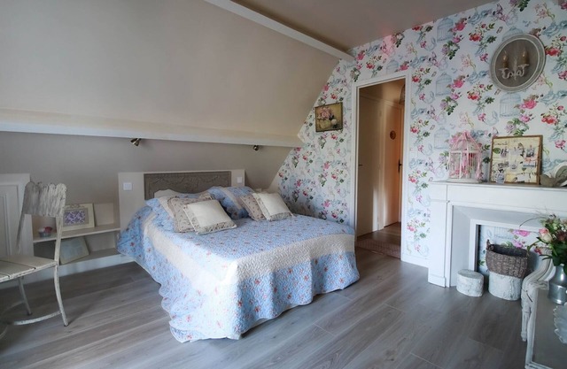 Bed and Breakfast 'English Garden' with Private Pool, Shared Garden and Wi-Fi
