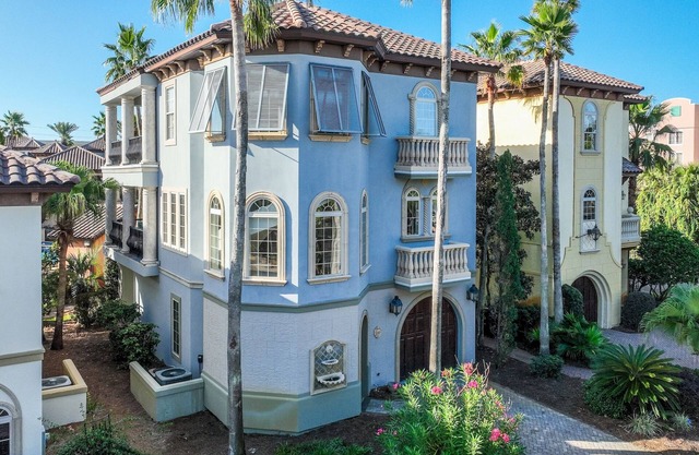 Bella la Vita - Luxury Mediterranean ~ Sleeps 12