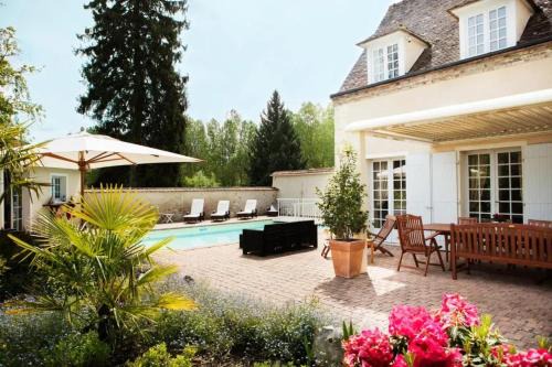 Belle maison à Houx avec piscine privée
