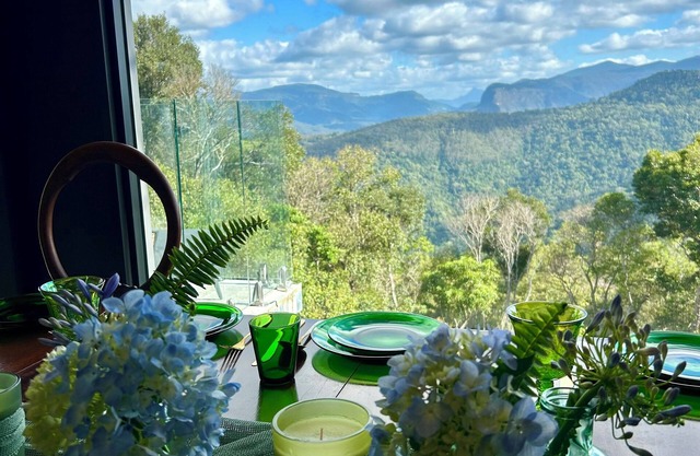 Belvedere Summer House Gold Coast Hinterland nSTAY PLAY EAT RELAX REPEAT
