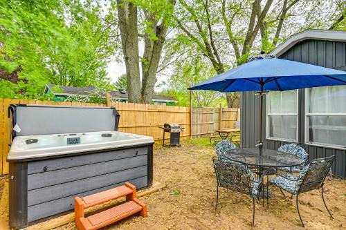 Benton Harbor Home 3 Mi to Beach Grill and Yard