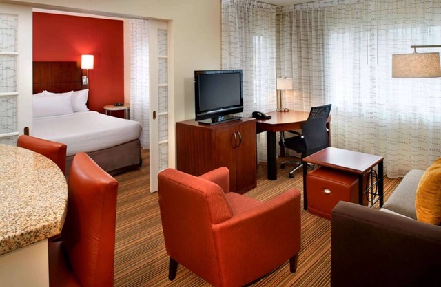 Best Value, Quality Stay! Short Drive to Red Oaks Waterpark, w/Free Breakfast!