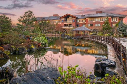 Best Western Premier Boulder Falls Inn