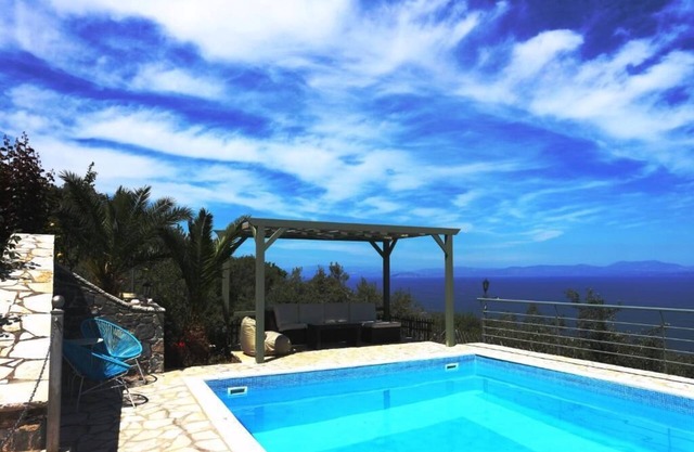 BH824 - R - Villa Leonidio