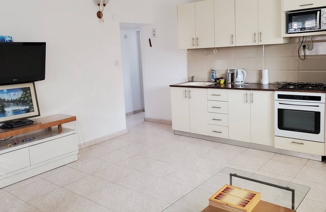 big bright apt near beylinson/ schneider/sharon hospital petach tikva