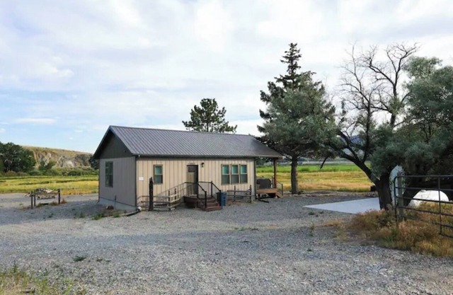 Big Hole River Property- Lure House