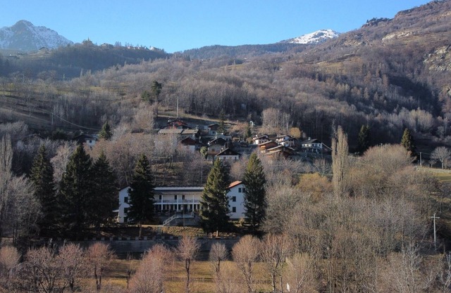 Big house Italian alps for groups of 10 to 70 nmin 3 days ,2 pers contact web!