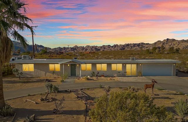 Bighorn Oasis + Hot Tub + Foosball + Firepit