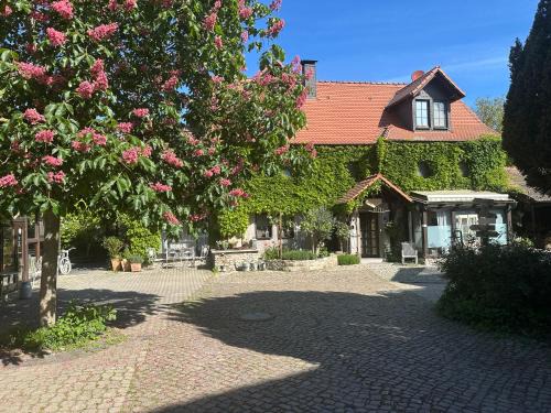 BIO Kastanienhof Erfurt - Appartements und ayurvedische Jurten