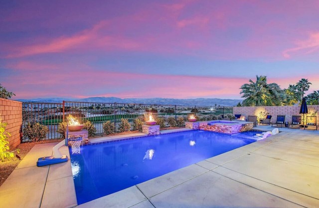 BIRDSEYE VIEW/5BR/3BA/POOL/GAME ROOM