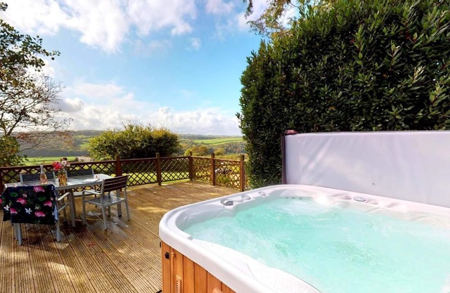 BISHOPS TAWTON OVERTON HOUSE | 2 Bedrooms | Bishops Tawton | Sleeps 4