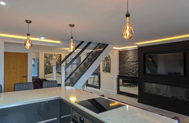 Blackpool Bliss - Spacious 4-Bed Apartment