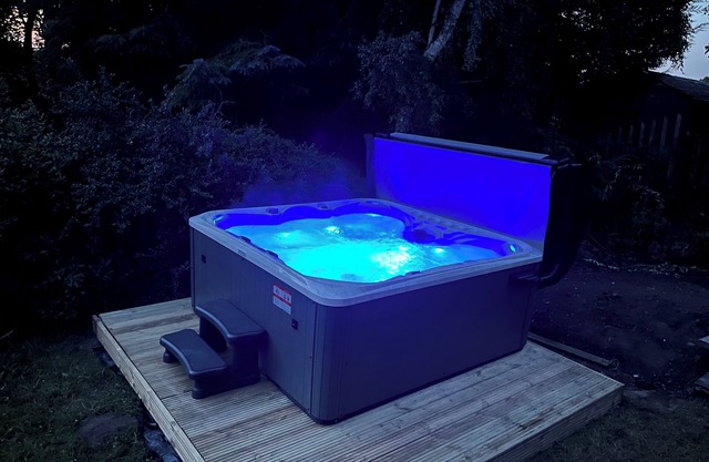 BlaydonBurn - Sleeps 6 - Parking - Garden - HotTub