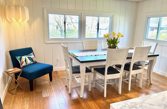 Blissfully Philo! 5 minutes to Lake Michigan Beach. n[Lakeside] [Dogs Welcome]