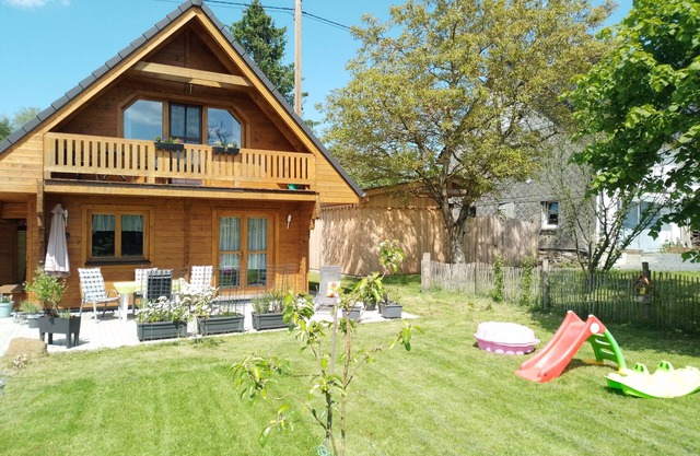 Blockbohlenhaus "steiner Lodge"
