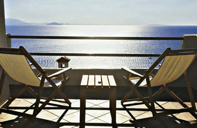 Blue Horizon - Sapphire Deluxe Sea View Suite