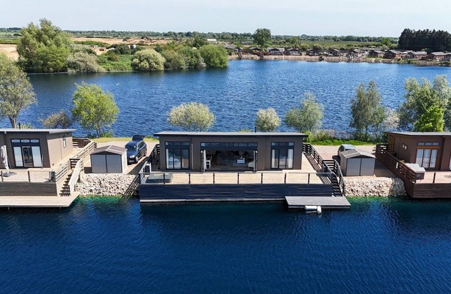 Blue Lagoon - Two Bedroom House, Sleeps 4