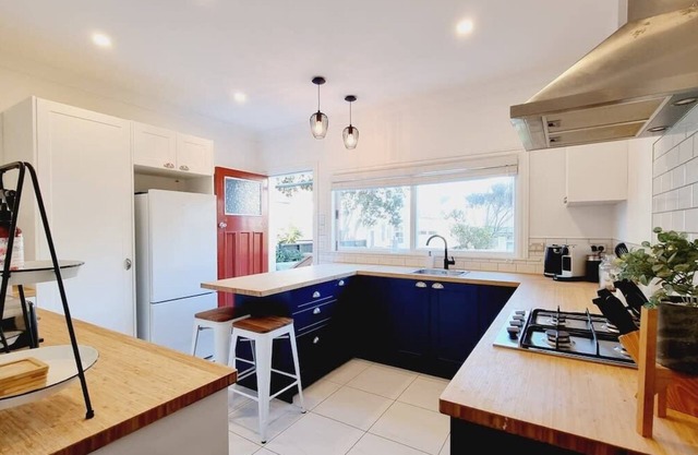 BLUE RETREAT THORNDON ft backyard and fireplace, minutes to CBD