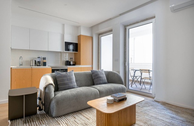 Blueground | Campo de Ourique, furnished
