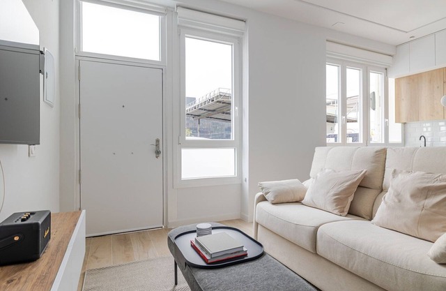 Blueground | Castilla, AC & w/d, nr Retiro