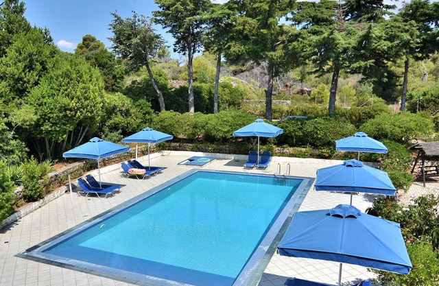 BlueWhite Studio - Haven by the Pool