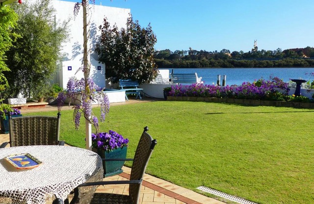 Boathouse Bunbury Bed & Breakfast