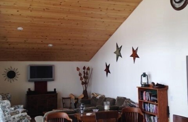 Bobs Lake 3 bedroom Cottage
