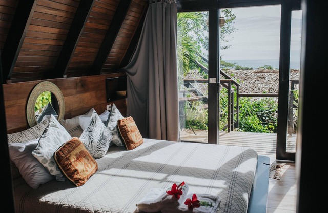 Bohemia Experience. Bungalow Bahia. Ocean and Jungle View