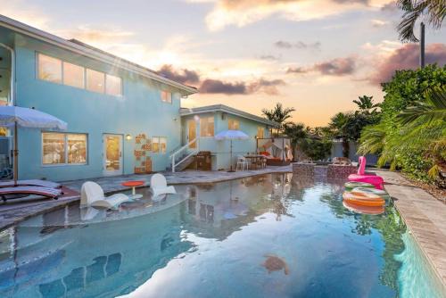 Boho Chic Villa I Pool, Spa I Game room Retreat