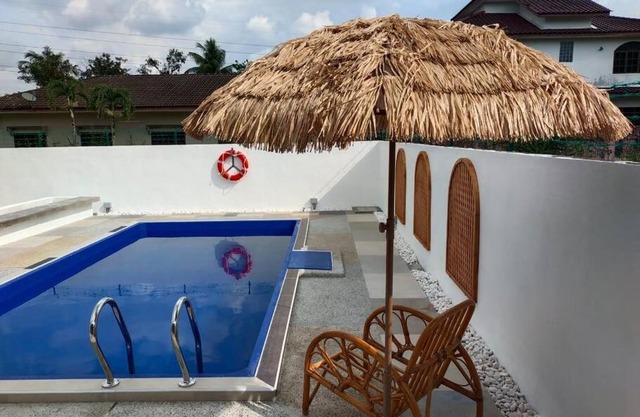Bole Villa-Private Pool-BBQ-Karaoke 20pax