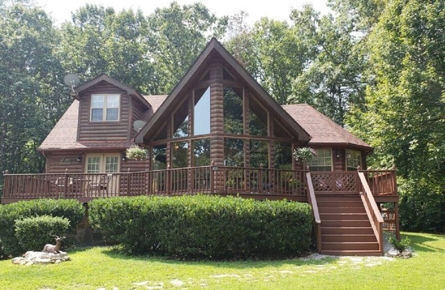 BOOK TODAY! TAKODA CABIN-3B-2B-LOTS OF EXTRAS-2 MILES To FALL CREEK FALLS PARK!