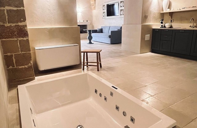 Borgo Don Ciccio - King Suite with Jacuzzi + Patio