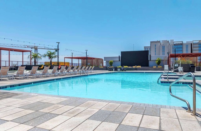 Boulevard Stays Modern Tempe 1BR ASU Pool, Gym 04