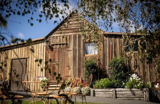 'Boutique Barn' barn accommodation/wedding venue