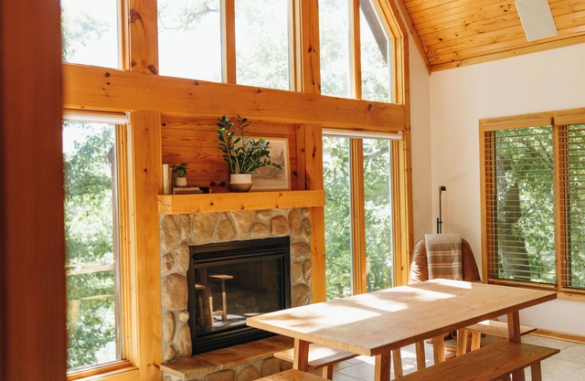 Bower Lodge: Lakeview - Cozy Luxurious 4bd