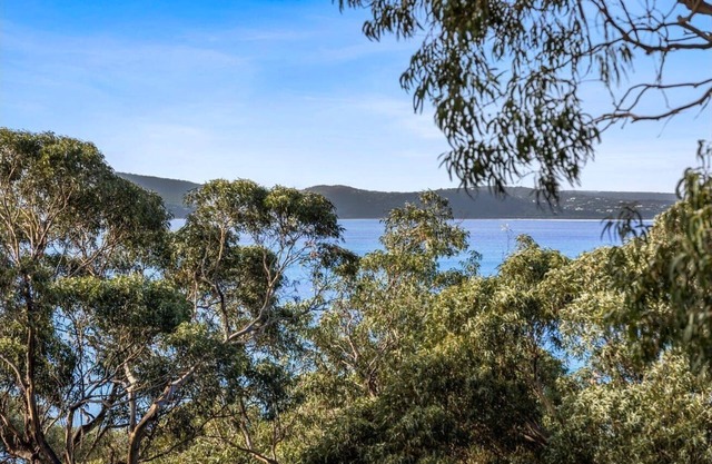 Boxy's Beach House: Perfect Location - Sea ViewsPeace & Quiet - Walk Anywhere