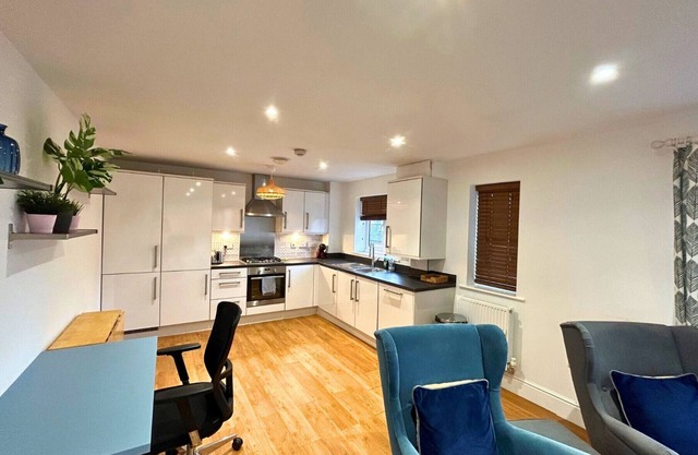Bracknell/Wokingham Stylish Two Bedroom Apartment