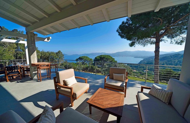 Brand new design villa with sea view